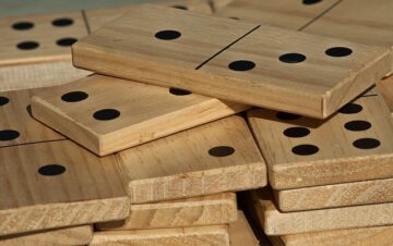 Beneficios de jugar al dominó